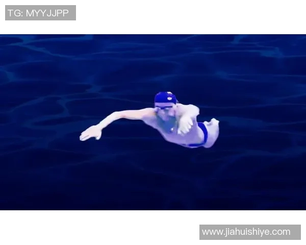 蝶泳技术解析与训练方法探究：提升技巧与水中表现的全面指南